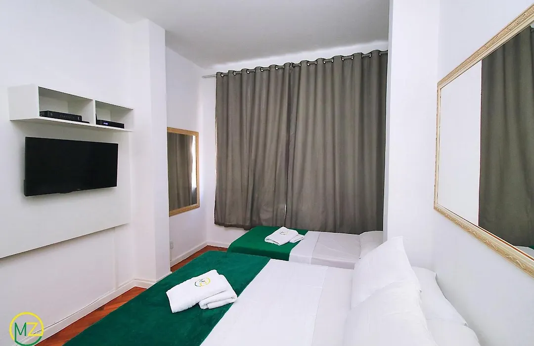 Studio muito economico p/ 3 pessoas em Copacabana-1
